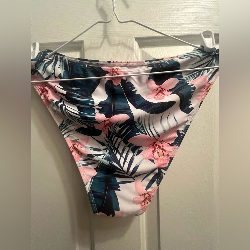 Floral Bikini Bottom - Picture 2 of 4
